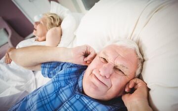 خروپف ساده یا زنگ خطر؟ هشداری جدی برای زنان بالای ۵۰ سال