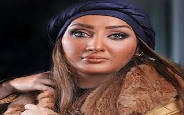  تبلیغ خانم بازیگر 36 ساله برای یک گالری طلا
