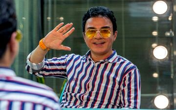 خودنمایی عمو‌پورنگ در باشگاه بدنسازی با استایل منشوری + ویدئو