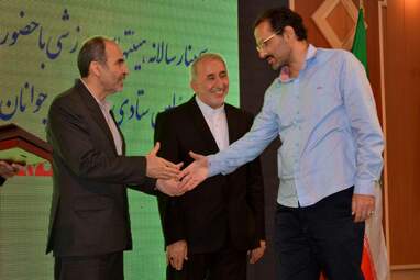 تجلیل از روسای هیأت‌های ورزشی استان کرمانشاه امروز نهم خرداد با حضور ارسلان حسینی مدیرکل و معاونین ستادی ورزش و جوانان استان کرمانشاه در سالن آمفی‌تئاتر ولیعصر(عج) این اداره انجام شد.