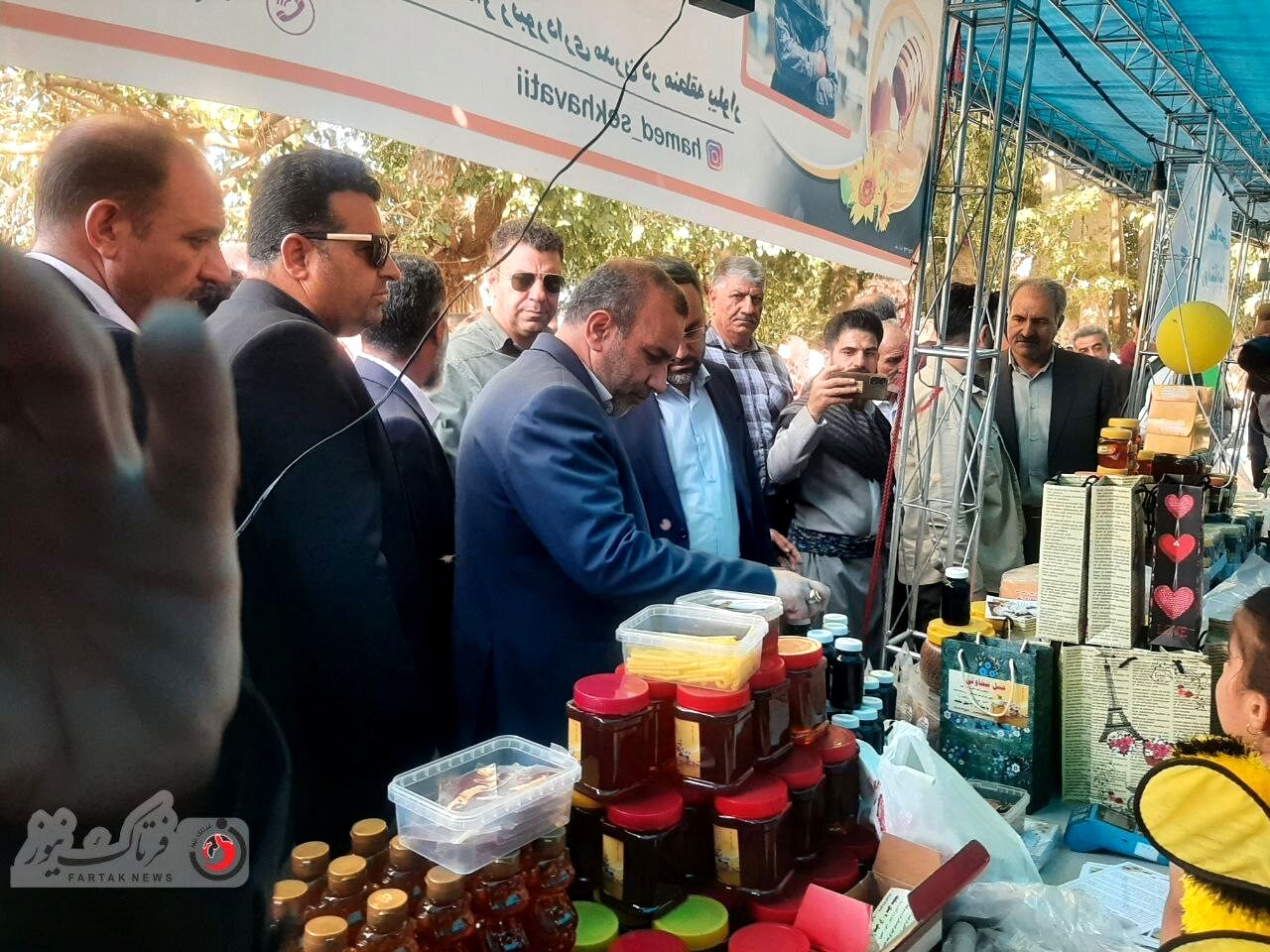 گزارش تصویری/ جشنواره‌ای با طعم بادام و عسل در کرمانشاه
