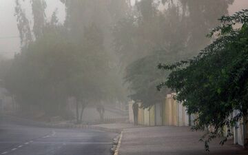 استمرار باد شدید و تندباد موقت در اصفهان