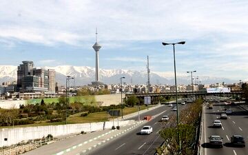 کیفیت هوای تهران در آستانه آلوده شدن