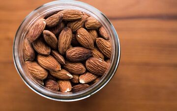 معجزه مصرف بادام برای لاغری