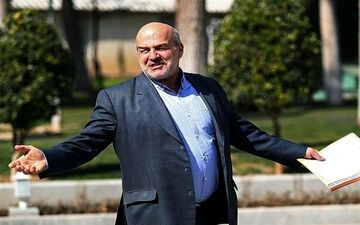 می‌دانم که شما خبرنگارها با من مخالفید اما به خودم نمره قبولی می‌دهم 
