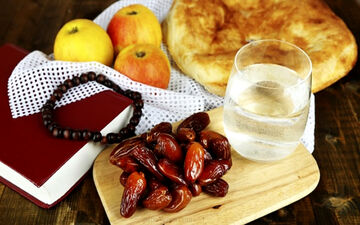با این ترفندها کاهش وزنتان در ماه رمضان حتمی است/ نکات روزه‌داری برای سالمندان