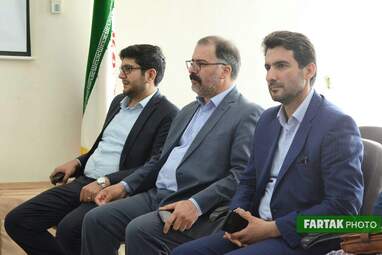 تجلیل از کارگران خدماتی و کارکنان فضای سبز شهرداری در فرهنگسرای گل‌نرگس