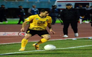 فرشاد احمدزاده به پرسپولیس رسید