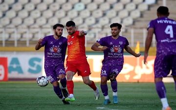 محمد علی‌نژاد: با این برنامه‌ریزی بازیکنان و مربیان در بلاتکلیفی هستند