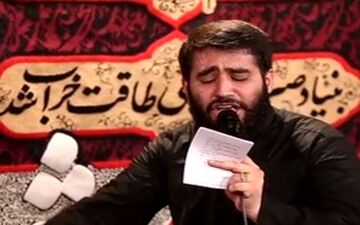 مداحی طوفانی و سیاسی حسین طاهری +فیلم 