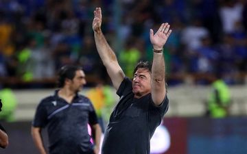 ورود ساپینتو به ایران قطعی شد: سرمربی استقلال سه‌شنبه در تهران
