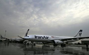 سومین ایرباس جدید در هوای بارانی مهرآباد + عکس