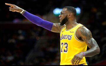 لیگ NBA| جیمز از رکورد جردن گذشت 