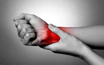 خواب رفتگی مچ دست دارید؟ پس این مطلب را حتما بخوانید!
