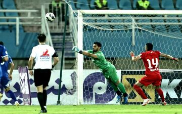 شوک به آبی ها: ستاره سابق پرسپولیس با استقلال فسخ کرد
