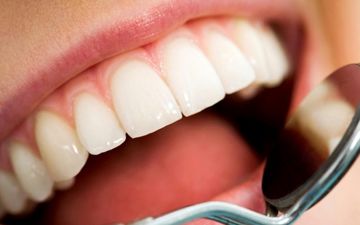 چه زمانی برای سنگ لوزه به پزشک مراجعه کنیم؟