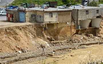 ۳۰۲۷ مورد اراضی کشاورزی و واحد مسکونی متجاوز به حریم رودخانه در کرمانشاه وجود دارد
