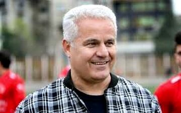 فرشاد پیوس به همراه خانواده‌اش در برج میلاد