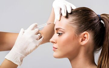 بهترین زمان برای شروع بوتاکس| بوتاکس در چه سنی موثرتر است؟ 