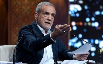 پزشکیان در یزد: عزیزی گفت نمیزاریم رییس جمهور بشی/ هواداران: غلط کرد غلط کرد