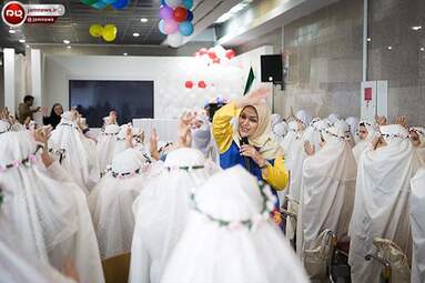 جشن عبادت دختران تهرانی در برج میلاد + تصاویر