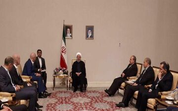 تصویری از دیدار اینفانتینو، رییس فیفا با حسن روحانی
