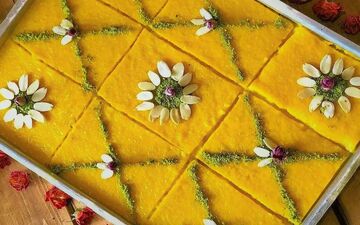 طرز تهیه حلوای زعفرانی مغزدار؛ خوشمزه و مجلسی برای پذیرایی