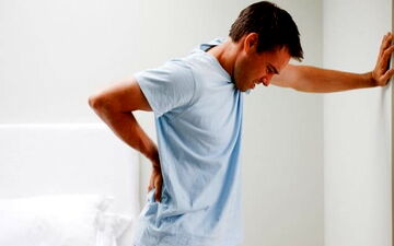 برای این کمر دردها باید به پزشک مراجعه کنید