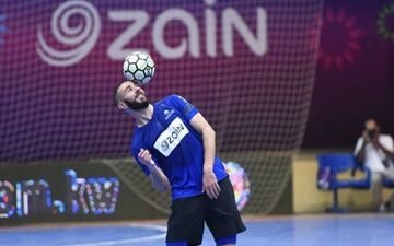 بنزما رئیس ناپولی را "دیوانه" خواند