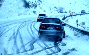  تردد در جاده های کوهستانی ایلام فقط با زنجیر چرخ انجام می شود