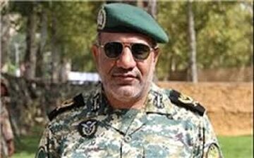 جلودار تکاوران ارتش در عبور از ارتفاعات صعب العبور دنا 