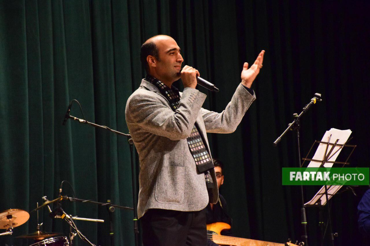 آخرین کنسرت سال در همدان / با اجرای گروه چکاد و با صدای هنرمند مردمی «کاظم مرادی»