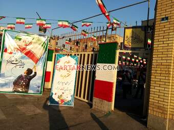 نواختن زنگ گلبانگ انقلاب توسط معاون پرورشی و فرهنگی وزارت آموزش و پرورش
