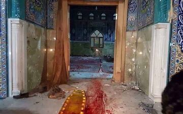 برای اولین بار؛ لحظه تیرباران مردم در حرم شاهچراغ + ویدئو ناراحت کننده