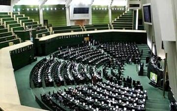 وزیر اقتصاد احمدی‌نژاد با چند رأی شکست خورد؟ 