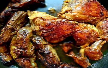 بادمجان شکم پر با مرغ مجلسی| طرز تهیه آسان و مرحله به مرحله این غذای خوشمزه
