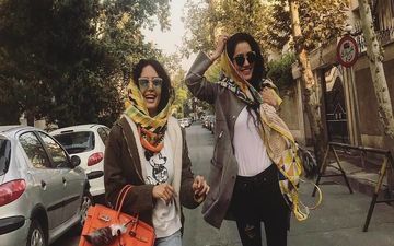 تیپ خیابانی الناز شاکردوست و خواهرش! + عکس