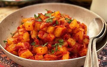 طرز تهیه یک غذای لذیذ و خوشمزه شیرازی /"دو پیازه آلو" رو حتما درست کن