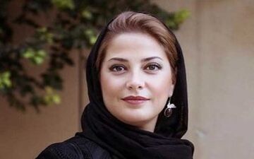  «طناز طباطبایی» چادر به سر، وسط خیابان