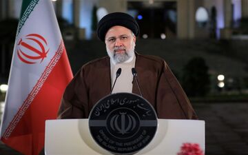 آیت‌الله رئیسی: مردم ایران در روز جمهوری اسلامی تصمیم گرفتند دین بر سرنوشت آنها حاکم باشد