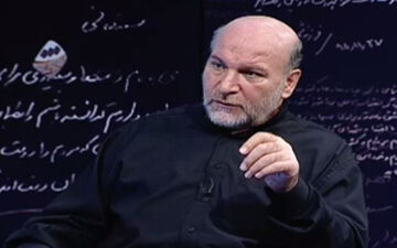 وقتی حاج منصور ارضی، احمدی‌نژاد را به جایگاه شخصیت‌های مسجد ارک راه نداد