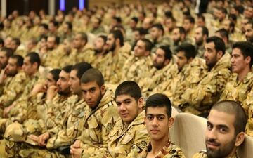 سربازان مناطق سیل زده منتظر خبر خوش باشند