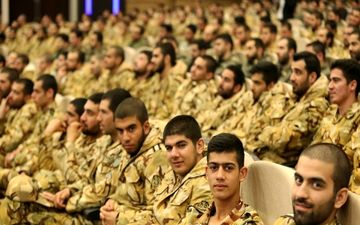 سربازان مناطق سیل زده منتظر خبر خوش باشند