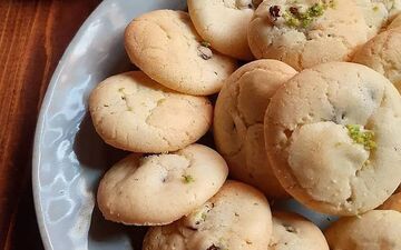 شیرینی کشمشی، یه خوراکی ساده و خوشمزه: طرز تهیه آسان در منزل | فیلم