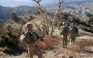 آمریکا ۴۰۰۰ نیروی خود را از افغانستان خارج می‌کند