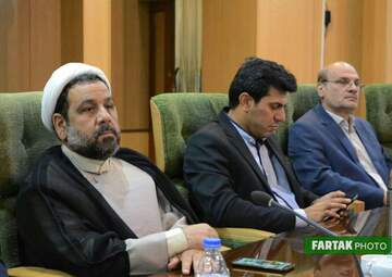 نشست معاون سیاسی وزارت کشور با معتمدین کرمانشاه