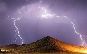 رعد و برق جان ۲ نفر از اهالی روستای کوچک خوی را گرفت