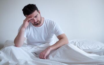 دلیل اختلال نعوظ در جوانان چیست و چگونه درمان می‌شود؟