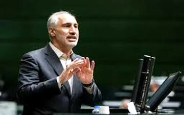 عذرخواهی رئیس سازمان برنامه از مردم/ فقط توانستیم ۲۰ درصد حقوق کارمندان و بازنشستگان را اضافه کنیم