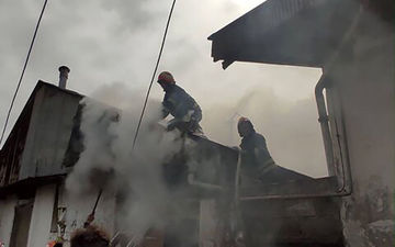  سوختگی مادر به خاطر بازیگوشی 2 کودک
